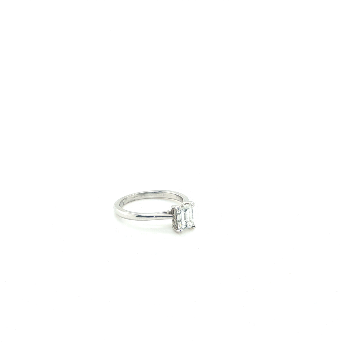 Emerald Cut Diamond Solitaire Ring in Platinum