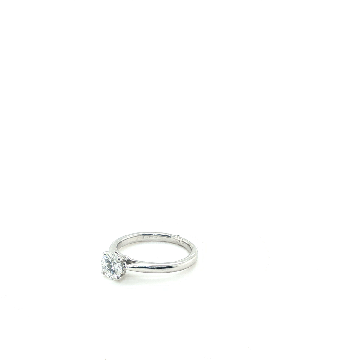 Round Brilliant Cut Diamond Solitaire Engagement Ring in Platinum
