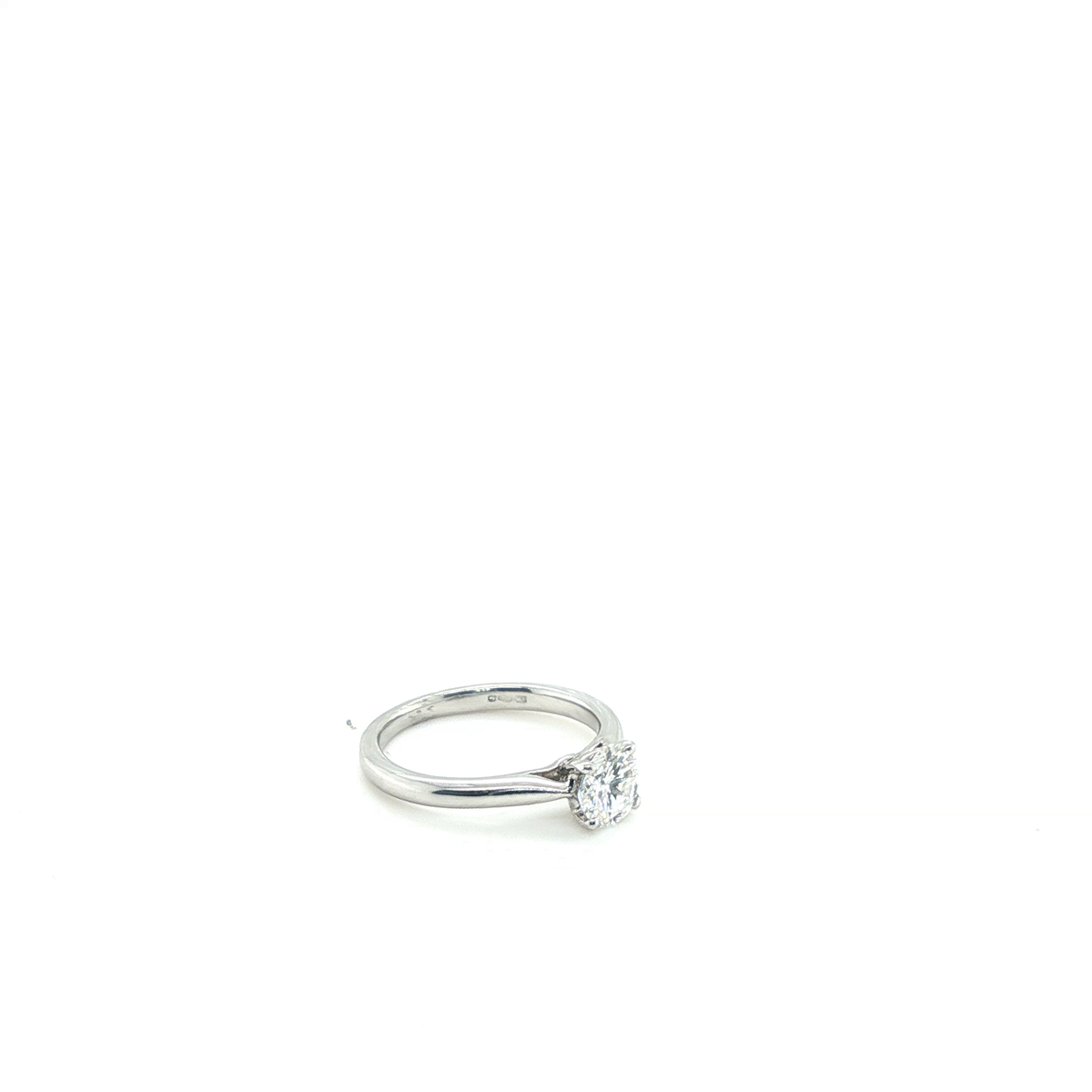 Round Brilliant Cut Diamond Solitaire Engagement Ring in Platinum