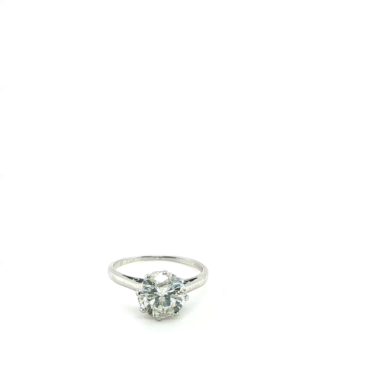 Round Brilliant Cut Diamond Solitaire Ring in Platinum