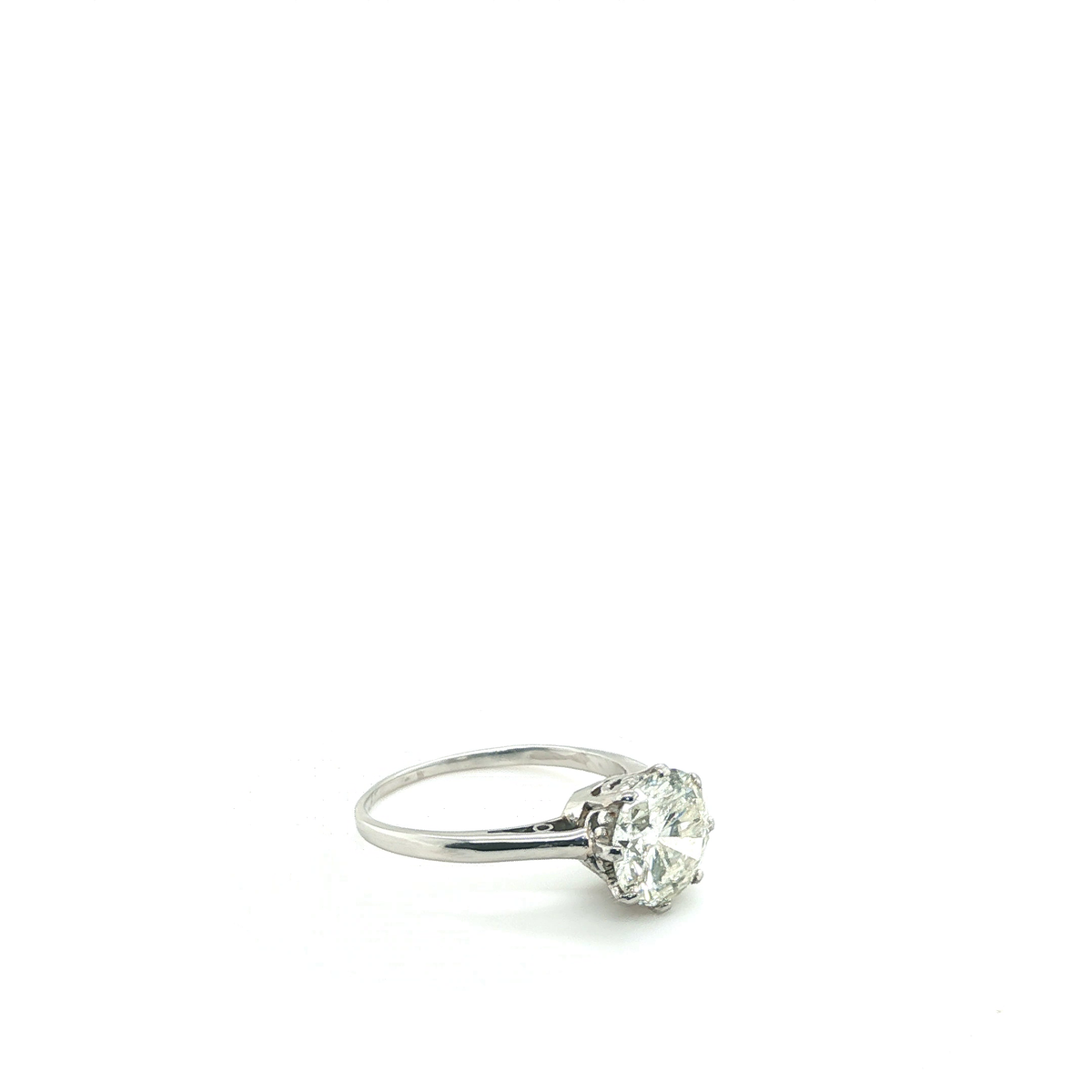 Round Brilliant Cut Diamond Solitaire Ring in Platinum