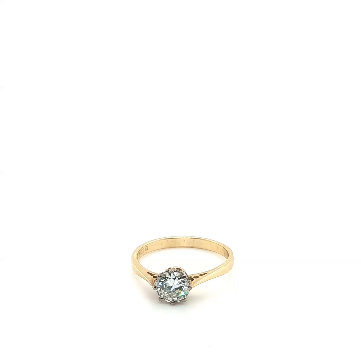 Round Brilliant Cut Diamond Solitaire Ring in Yellow Gold