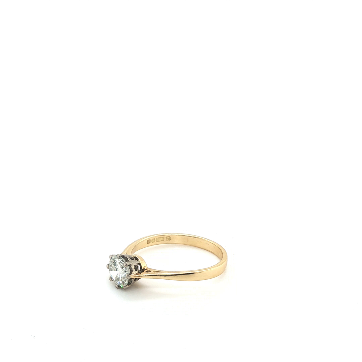 Round Brilliant Cut Diamond Solitaire Ring in Yellow Gold