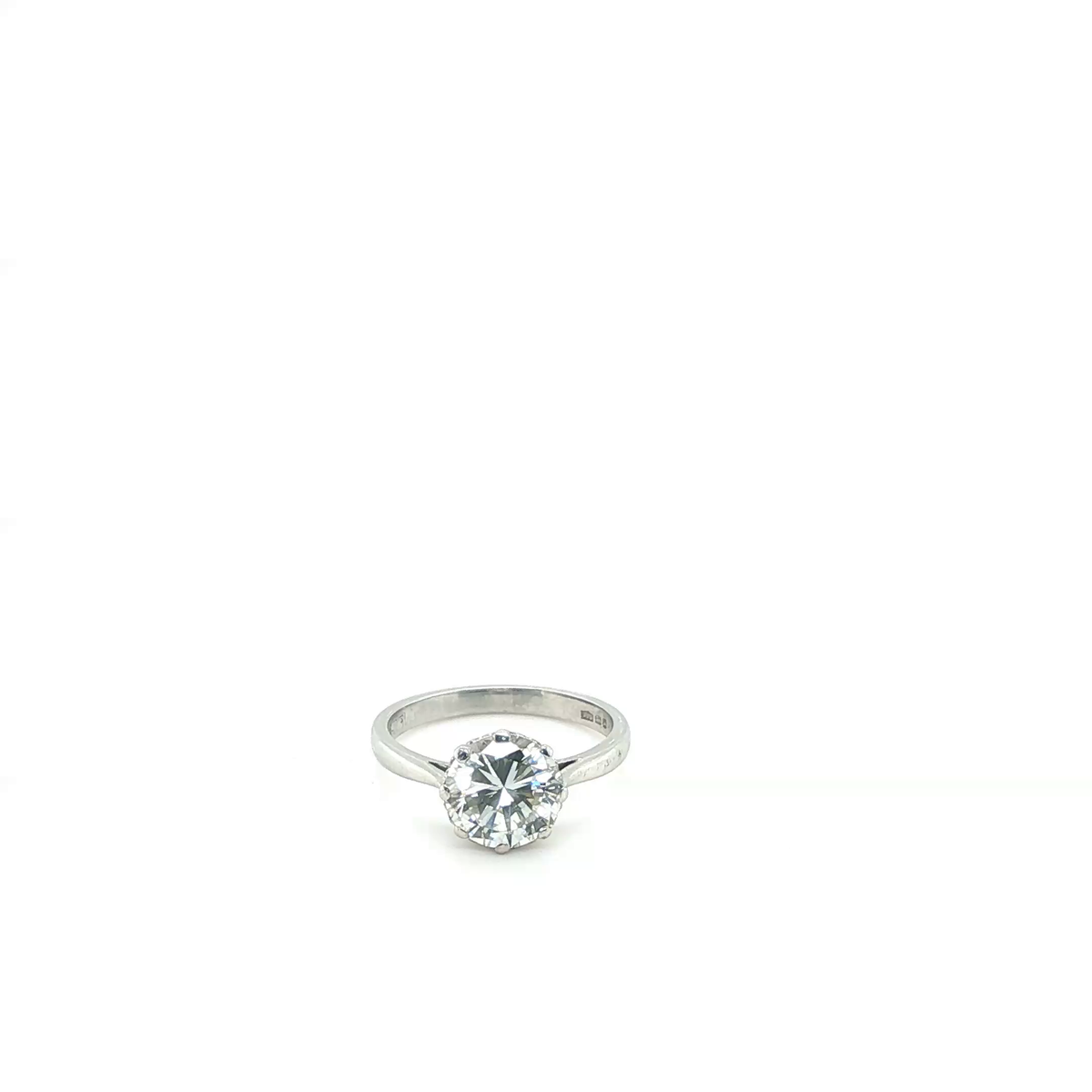 Round Brilliant Cut Diamond Solitaire Ring in Platinum