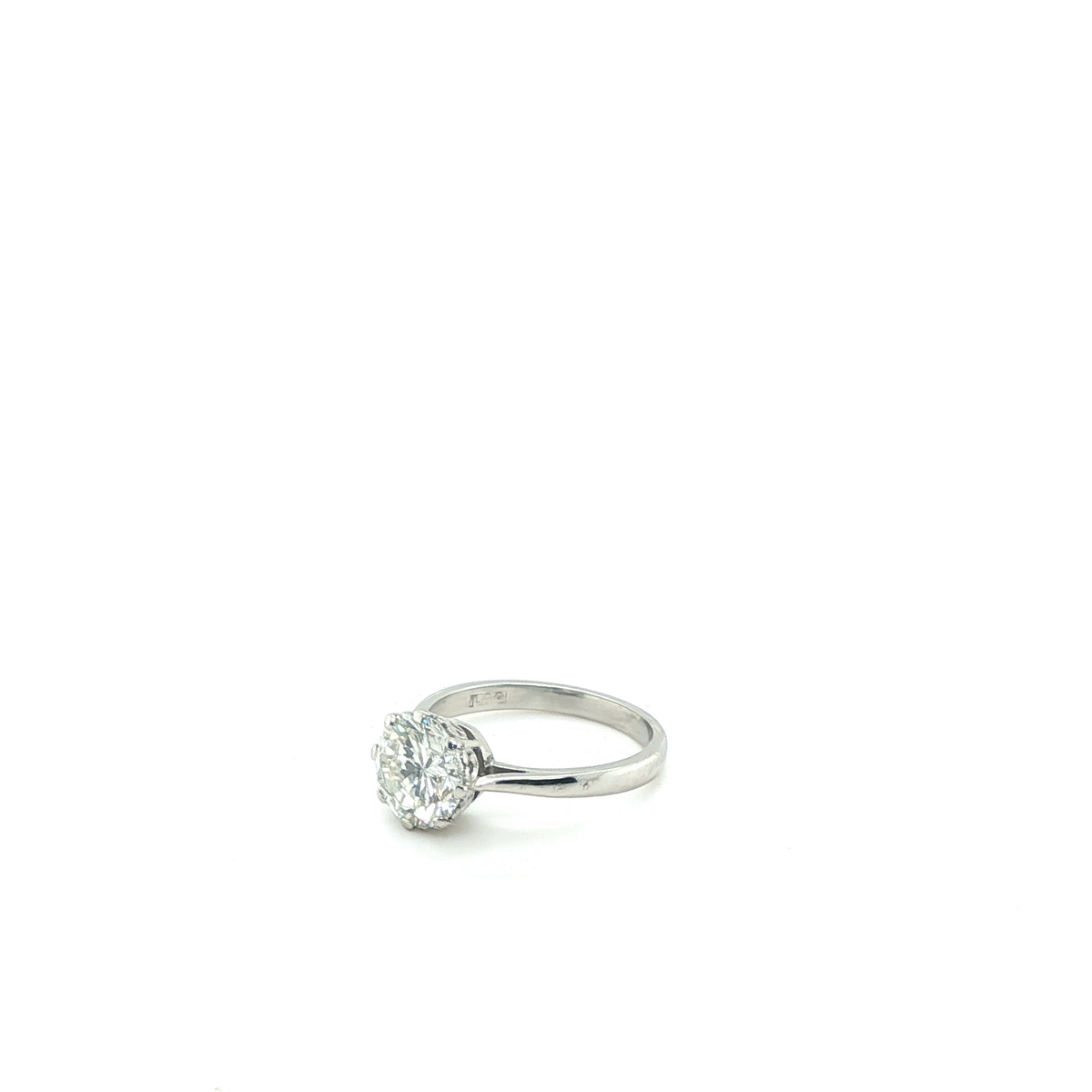 Round Brilliant Cut Diamond Solitaire Ring in Platinum