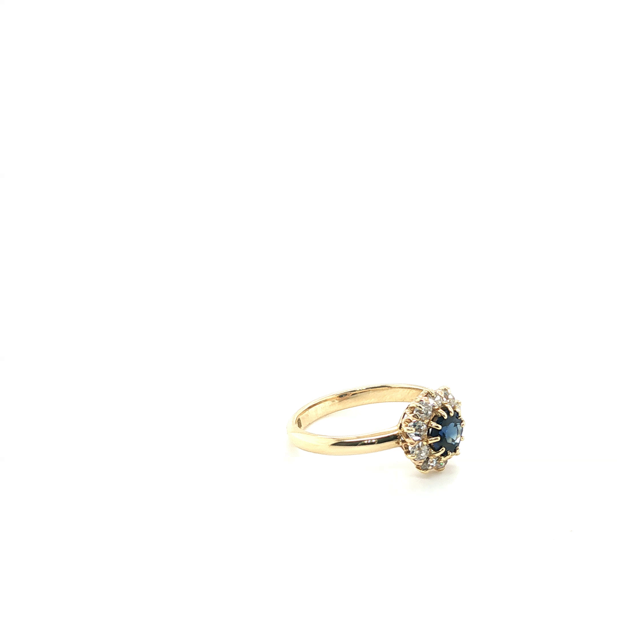 Round Brilliant Blue Sapphire and Diamond Halo Cluster Ring in Yellow Gold