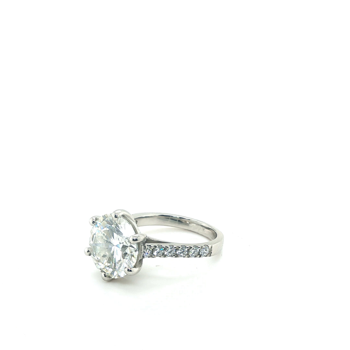 Round Brilliant-Cut Lab-Grown Diamond Solitaire Engagement Ring in Platinum Pave Band