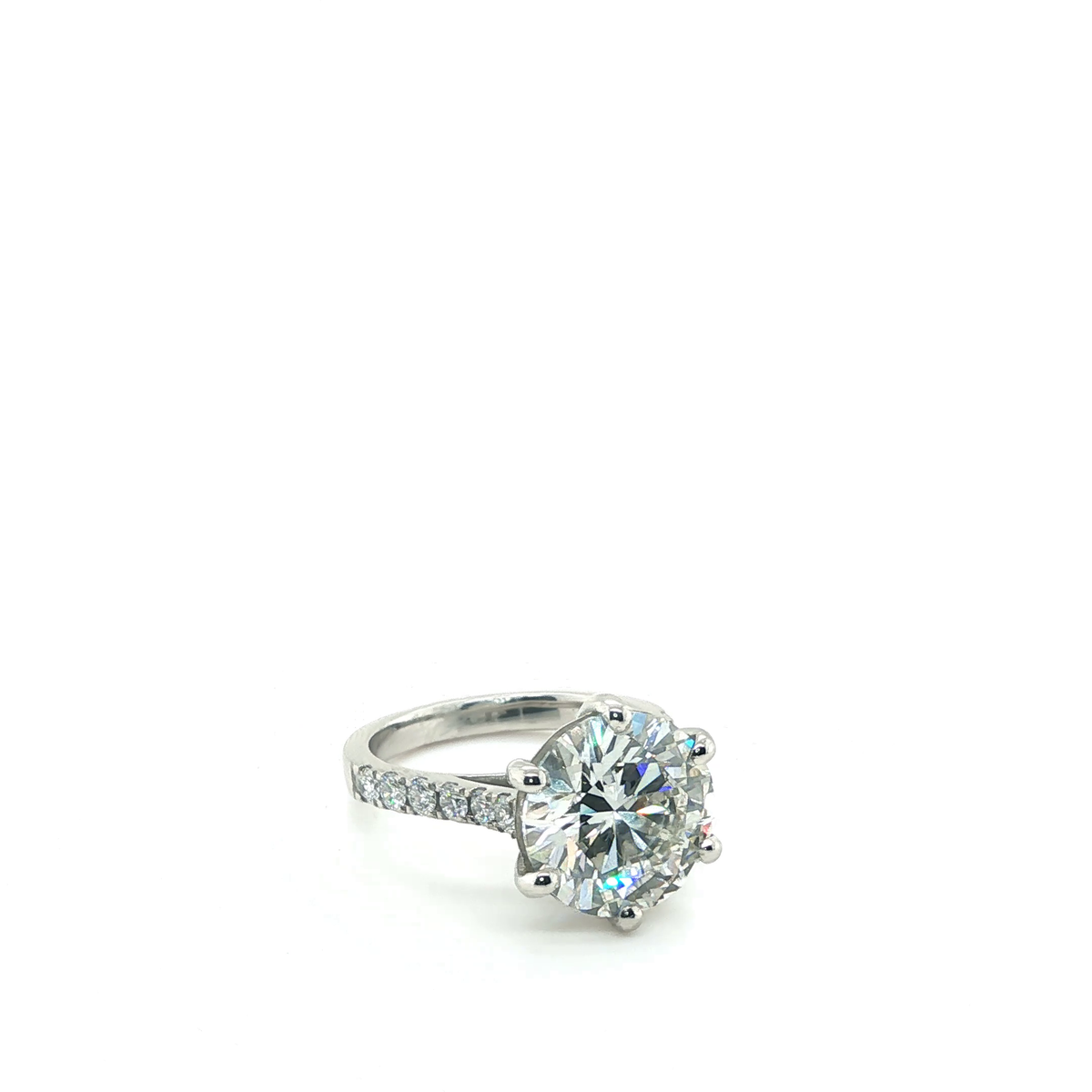 Round Brilliant-Cut Lab-Grown Diamond Solitaire Engagement Ring in Platinum Pave Band