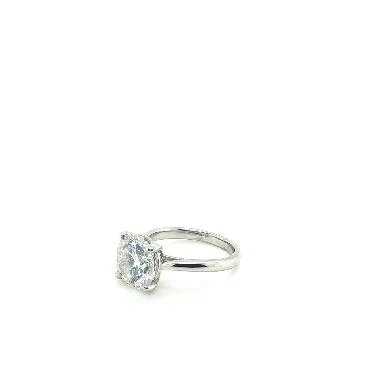 Round Brilliant Cut Lab-Grown Diamond Solitaire Ring in Platinum