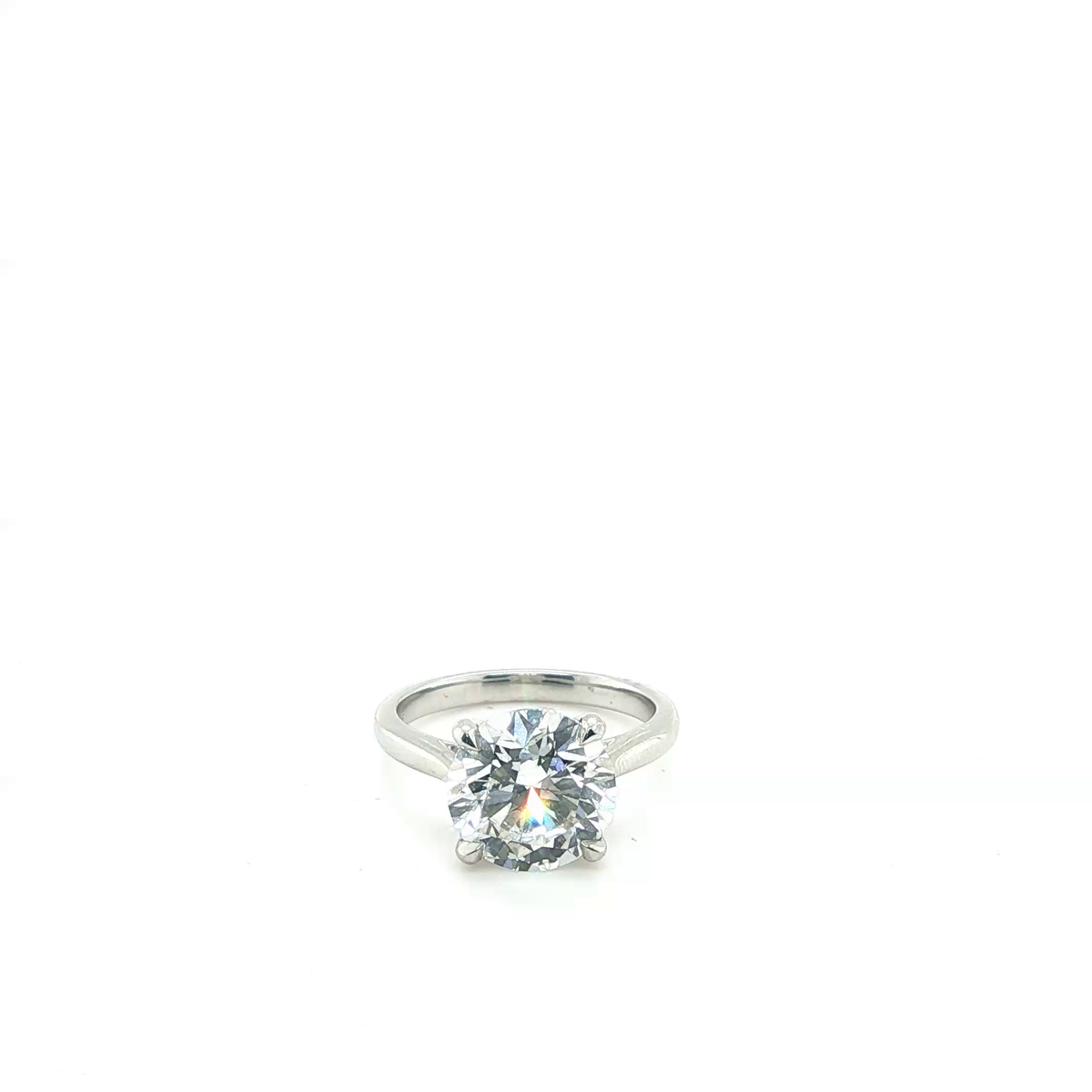 Classic Round Brilliant Lab-Grown Diamond Solitaire Ring in Platinum