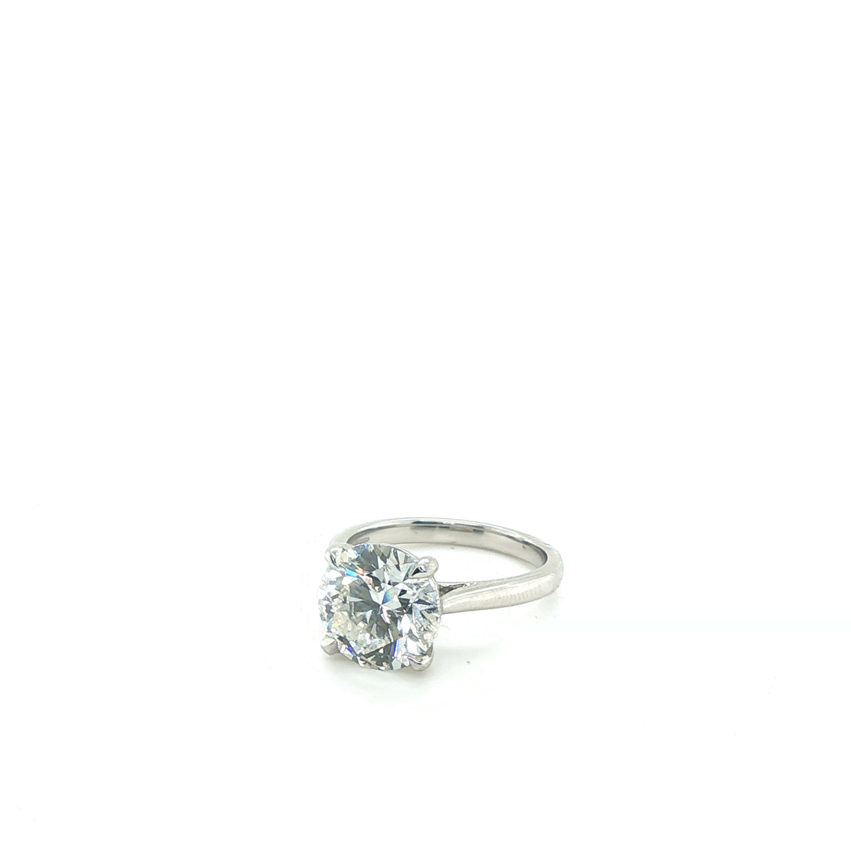 Classic Round Brilliant Lab-Grown Diamond Solitaire Ring in Platinum