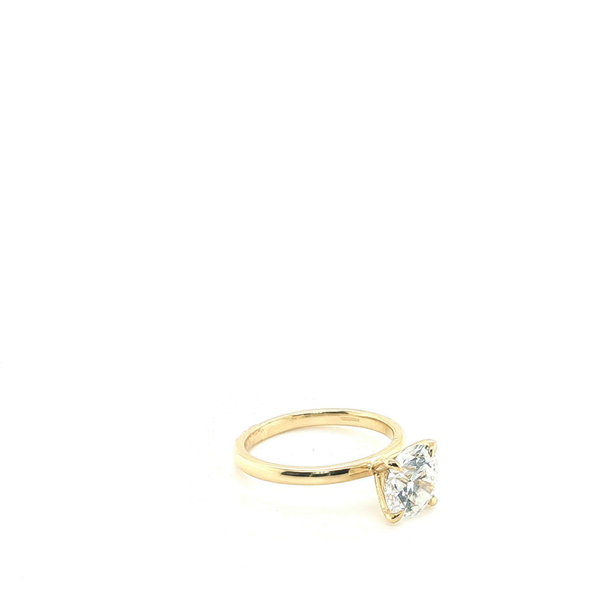 Round Brilliant Cut Lab-Grown Diamond Solitaire Ring in Yellow Gold