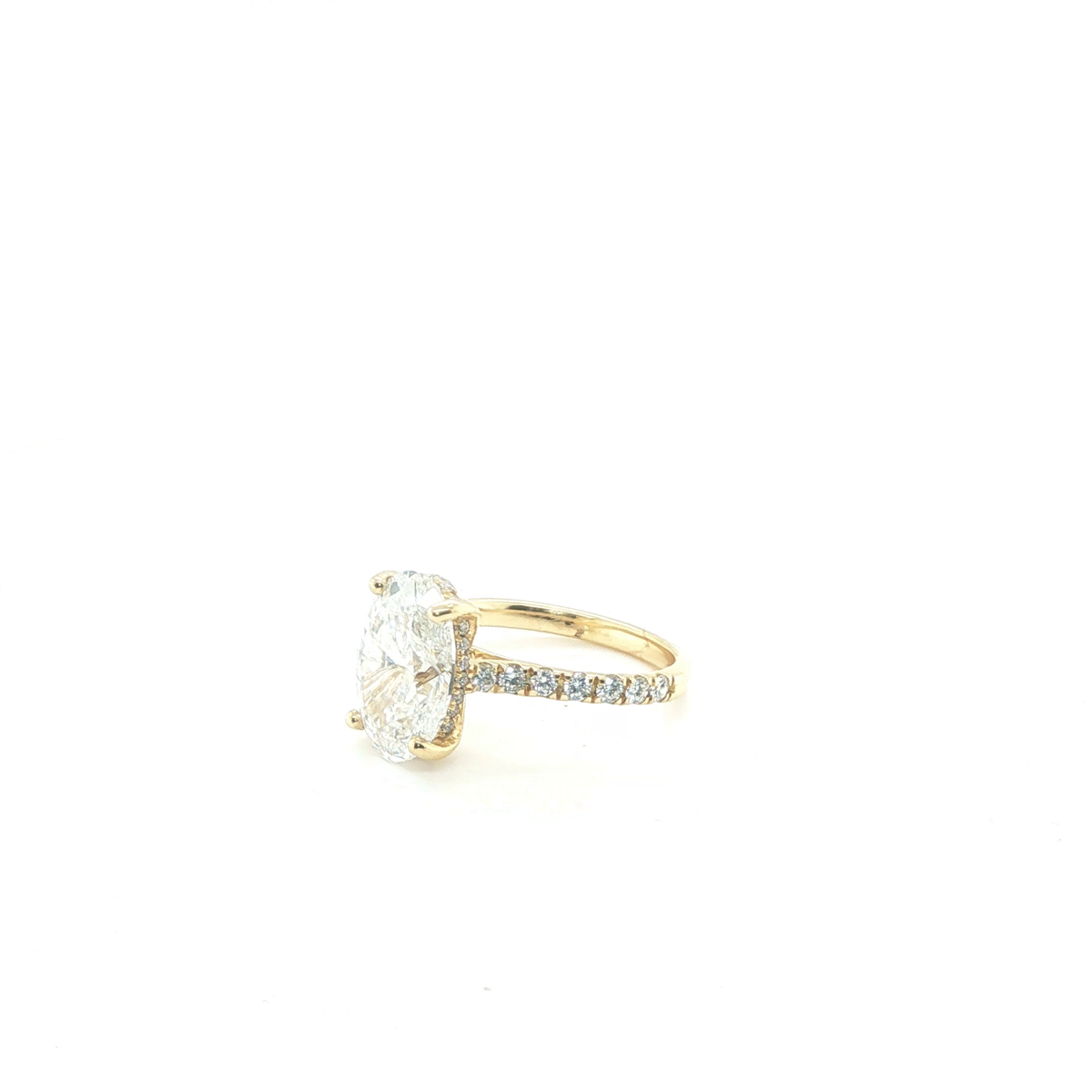 Oval Brilliant Cut Lab-Grown Diamond Solitaire Engagement Ring in Yellow Gold