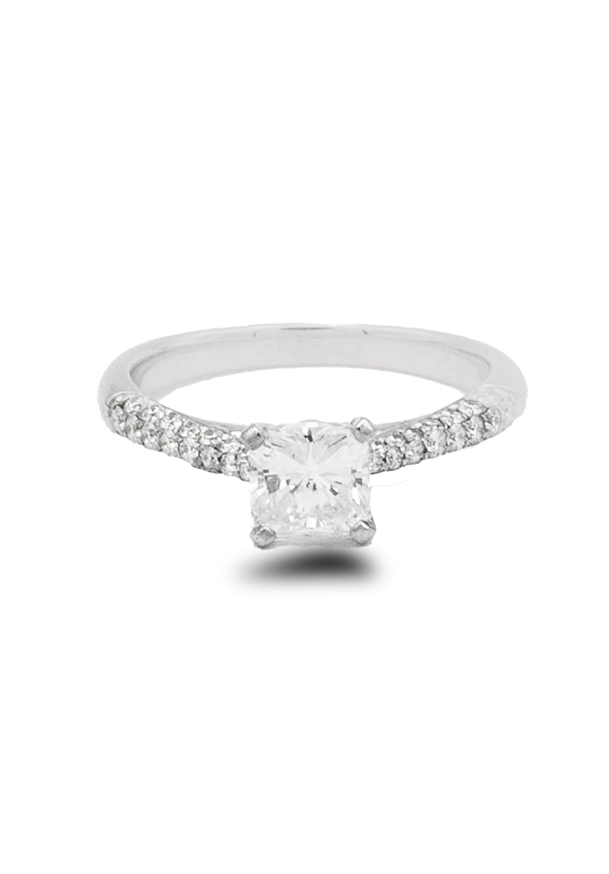 Radiant Cut Diamond set on a Pàve Style Band