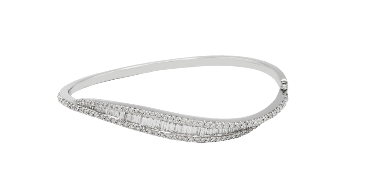 Bracelet - Baguette & Round Brilliant Cut Diamond Bangle